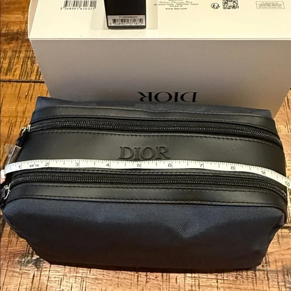 Dior Men's Black and Navy Toiletry Bag/SAUVAGE Mini parfum - Picture 13 of 16